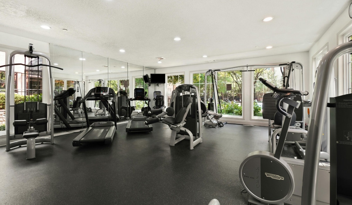 Home gym flooring options enhance workout space with versatile designs and comfortable surfaces for fitness enthusiasts